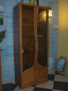 Vitrine en frêne.